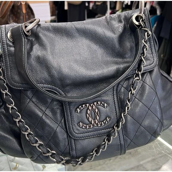 CHANEL Black Glazed Caviar Coco Rider Flap Shoulder Bag With Strap - Picture 2 of 16